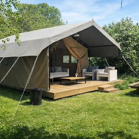 Ingerichte Safaritent *