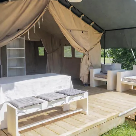 Ingerichte Safaritent Camping